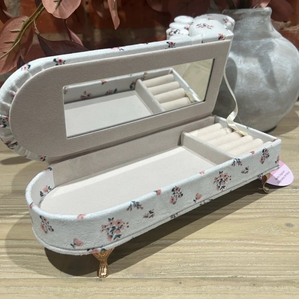 NWT Floral Mini Chaise Lounge Jewelry Box Organizer